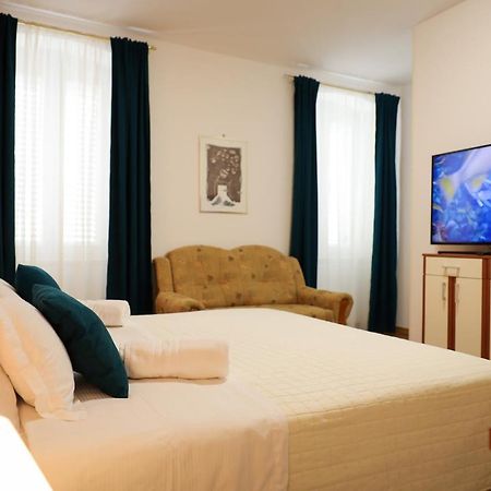 Rooms Goga Zára Kültér fotó