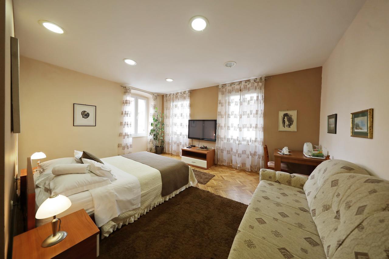 Rooms Goga Zára Kültér fotó